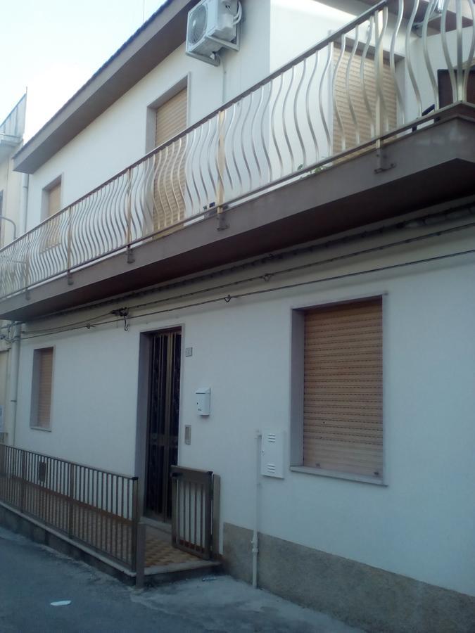 Guest House Via Crispi Pozzallo Exteriör bild